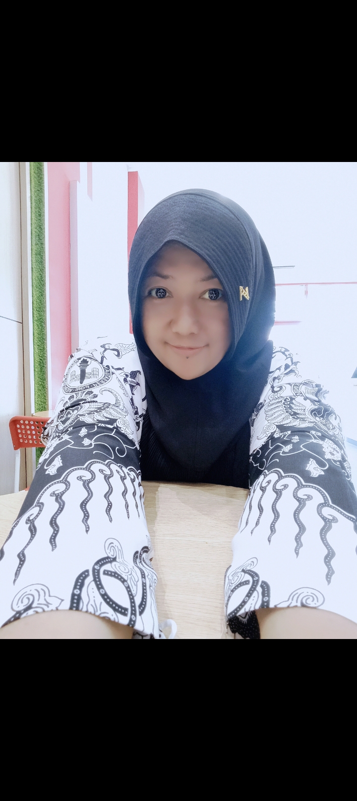 DHINA INDRIASARI, S.Pd